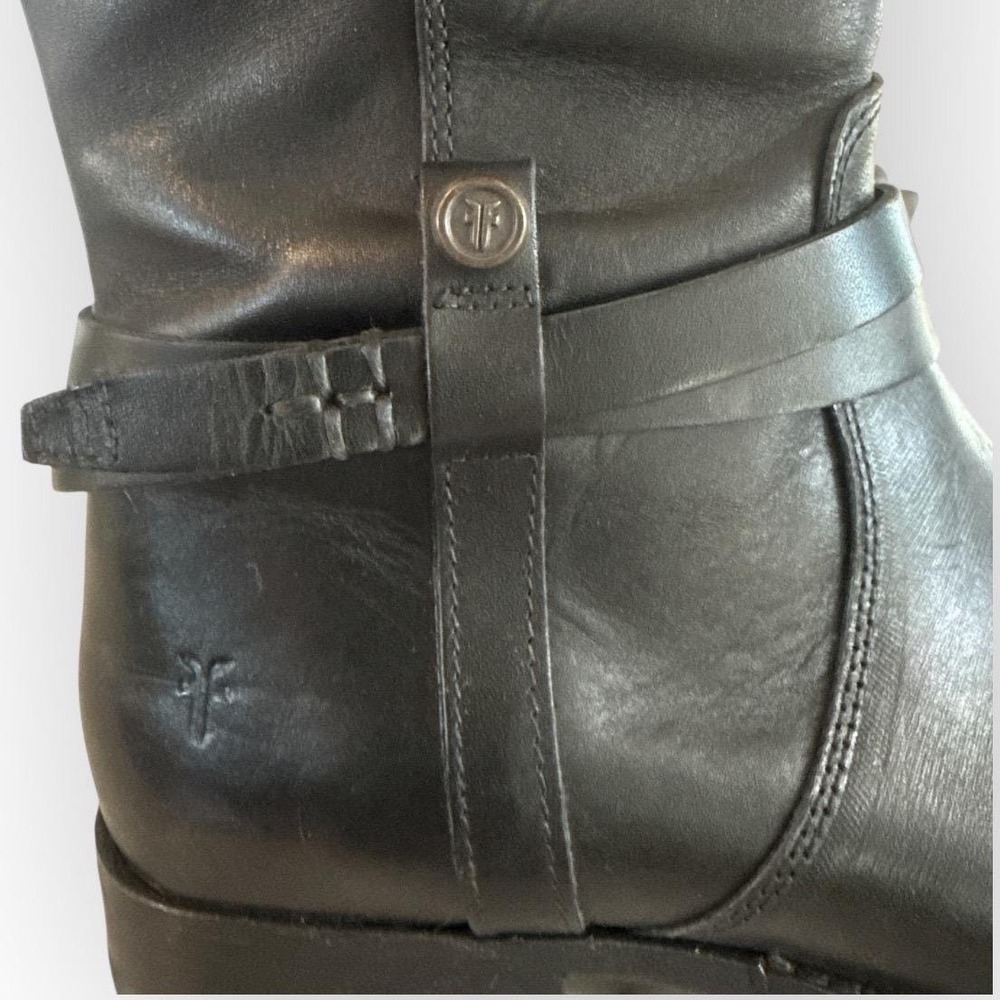 FRYE Women's Black Leather Riding Boots Buckle Detail Tall Knee High Size 8B - Picture 5 of 7